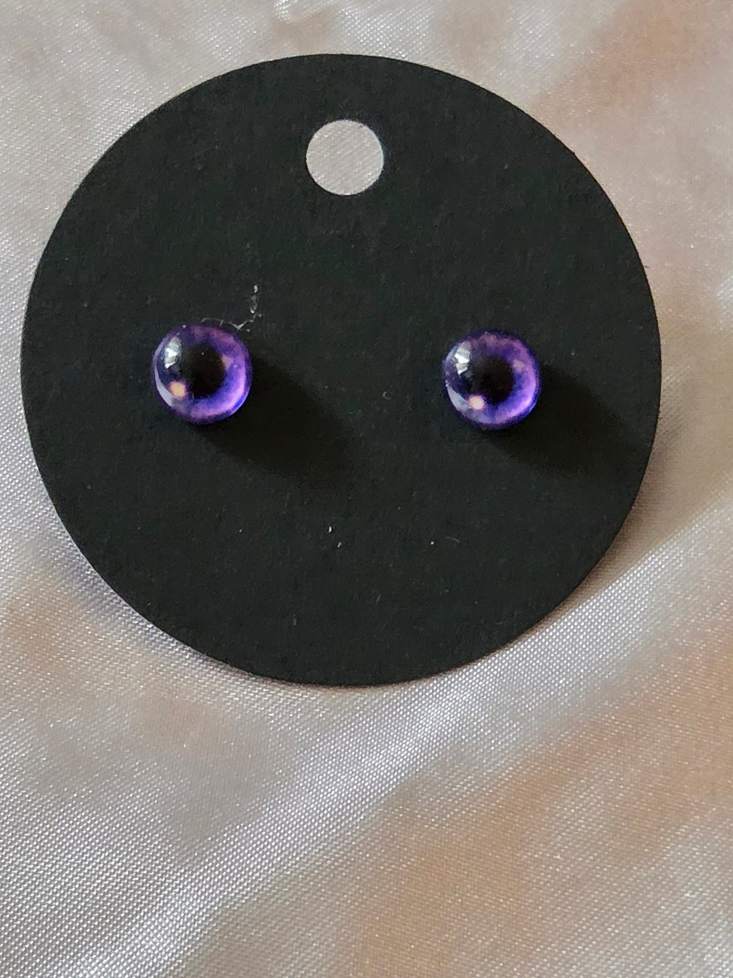 Eye earrings