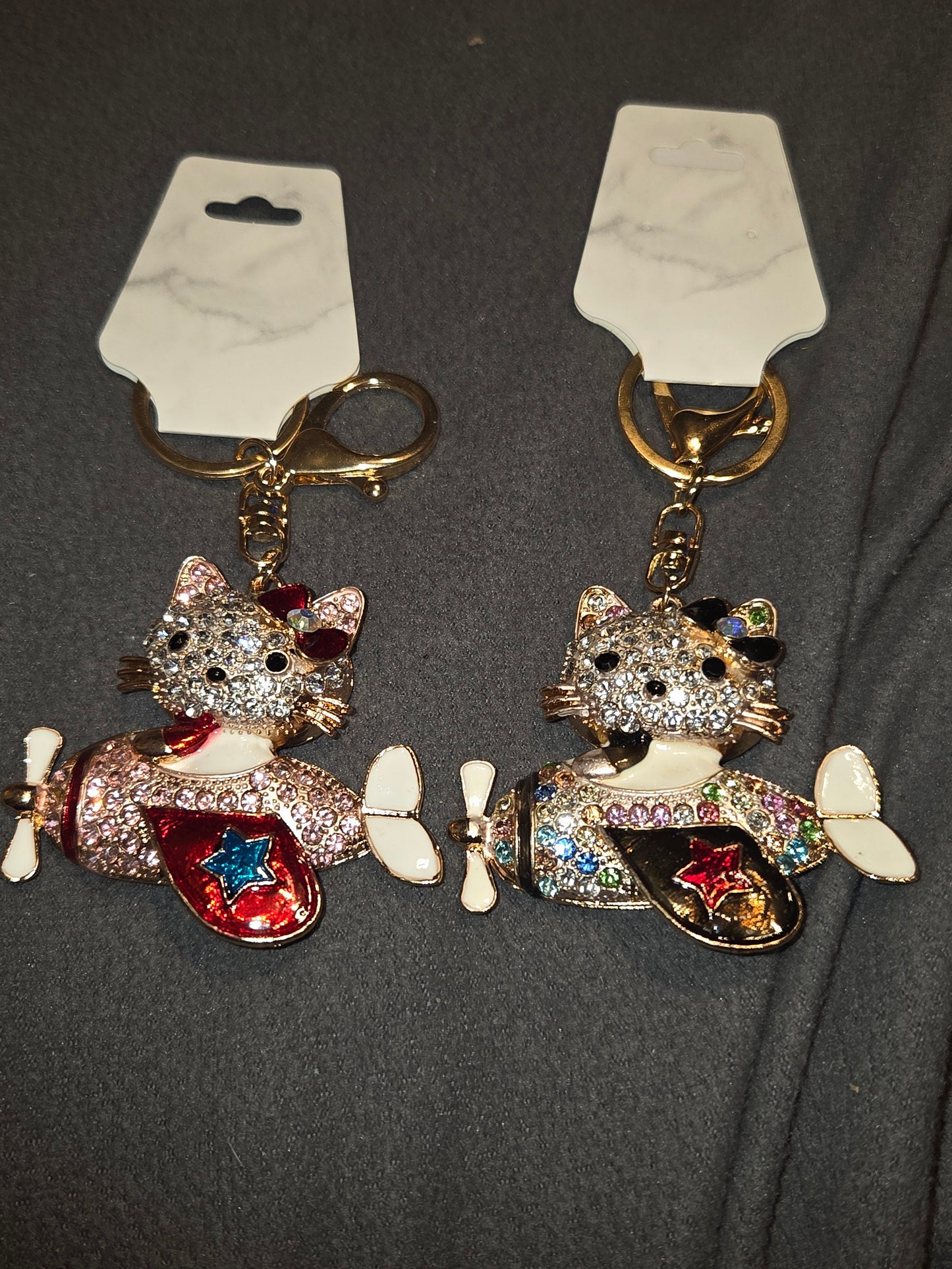 Hello kitty airplane keychain