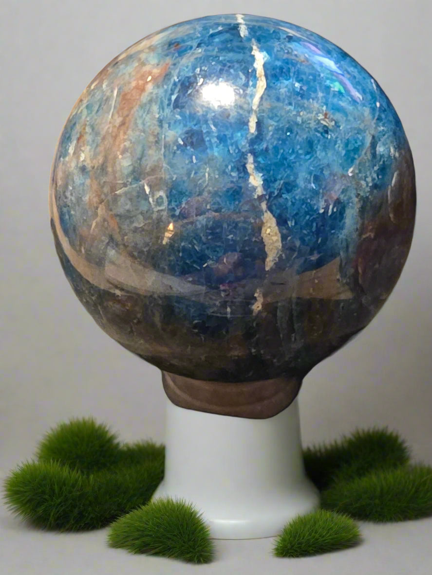 Blue apatite sphere