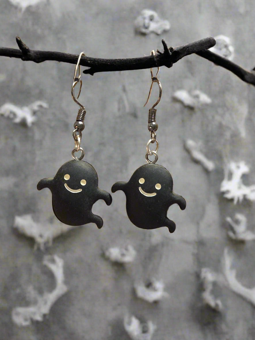 Halloween earring black ghost