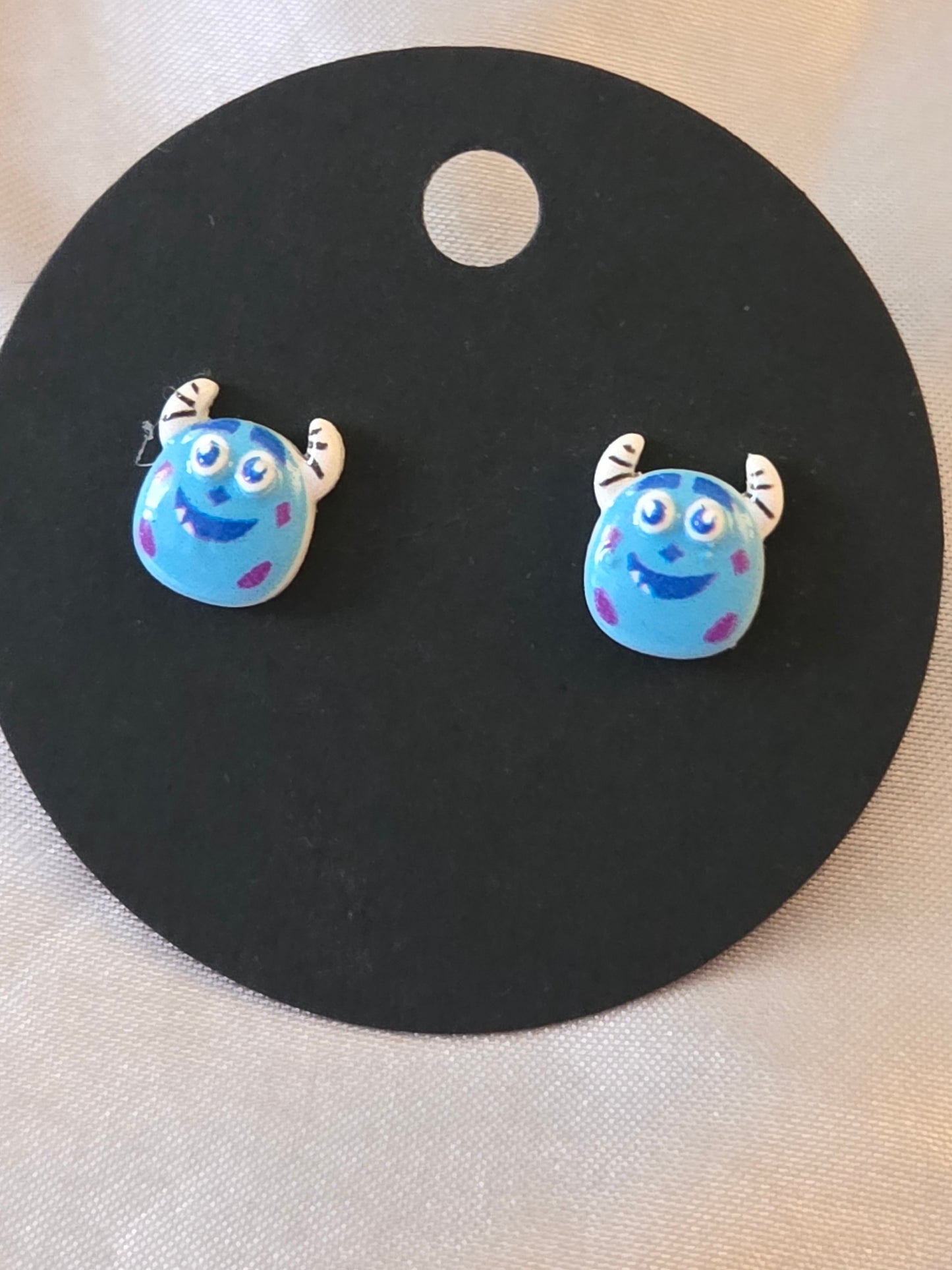Skullie earrings