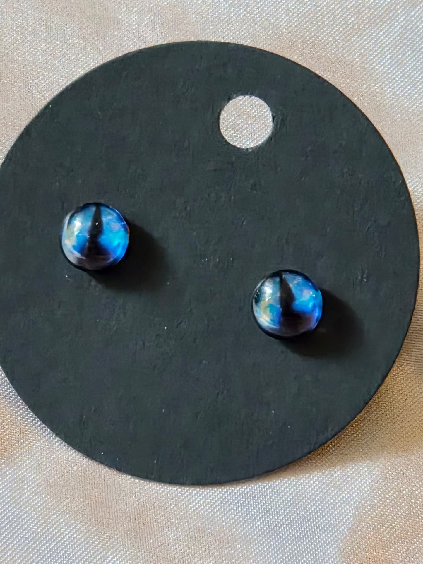 Cat eye earrings