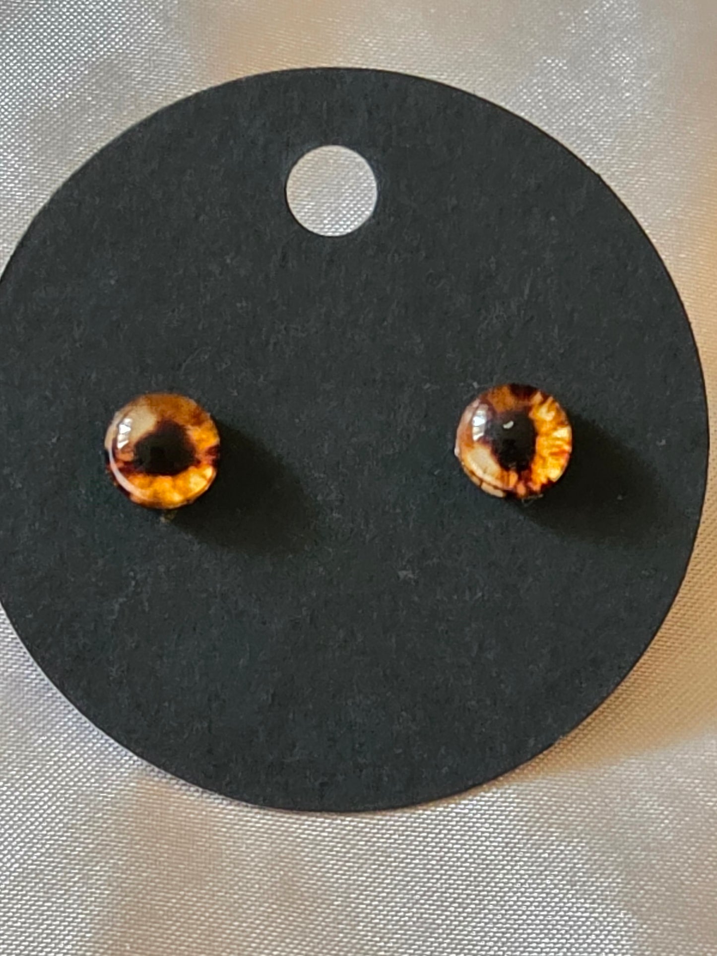 Eye earrings
