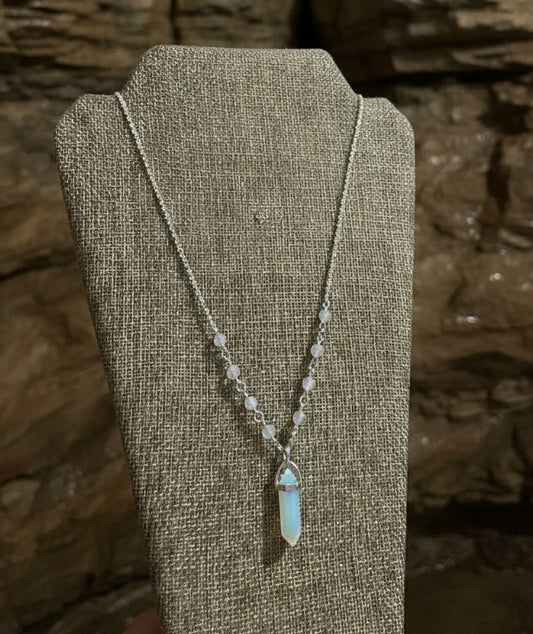 Necklace opalite