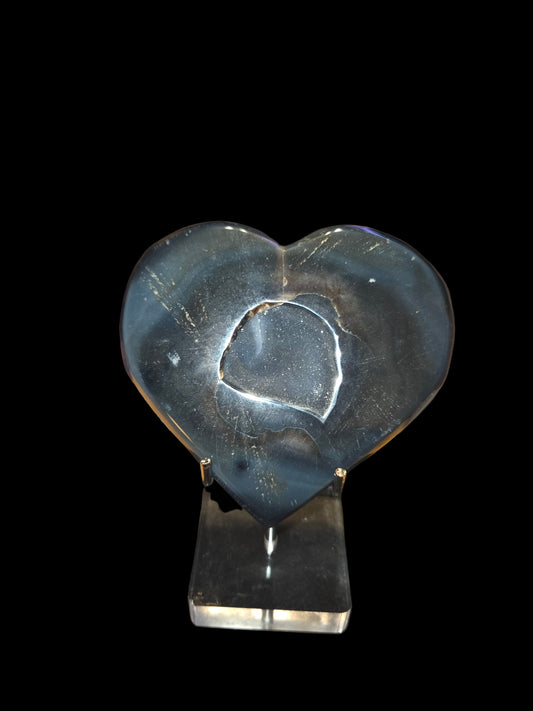 Black agate heart with stand