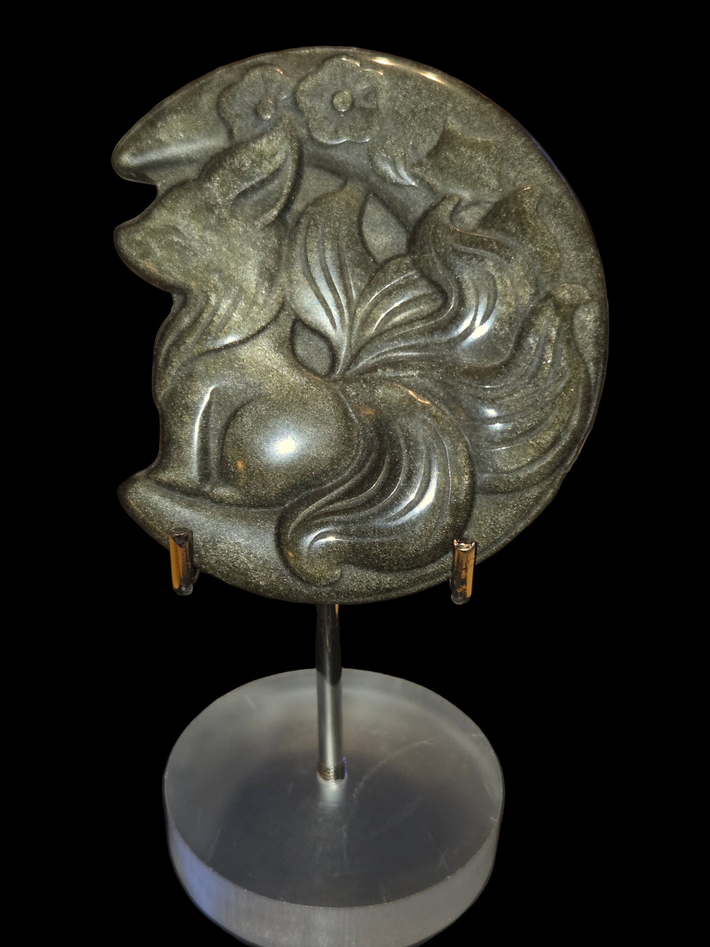 Golden obsidian nine tale fox carving