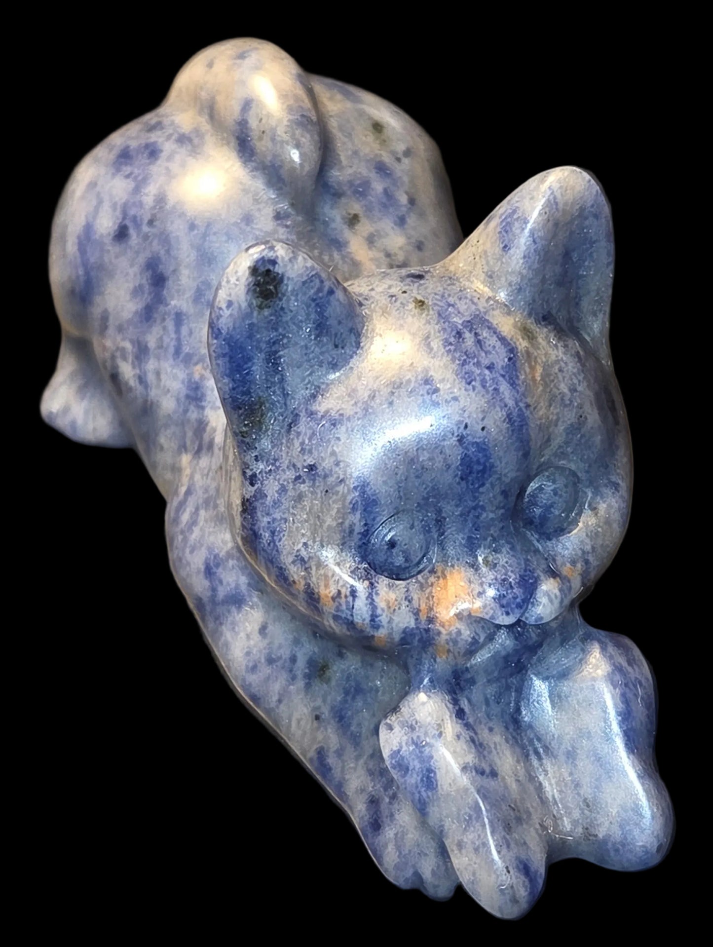 Sodalite cat carving