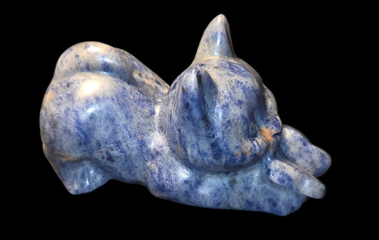 Sodalite cat carving